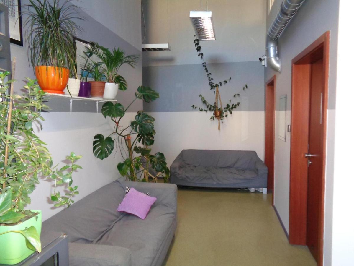 Go Hostel Rewolucji Łódź Exteriör bild