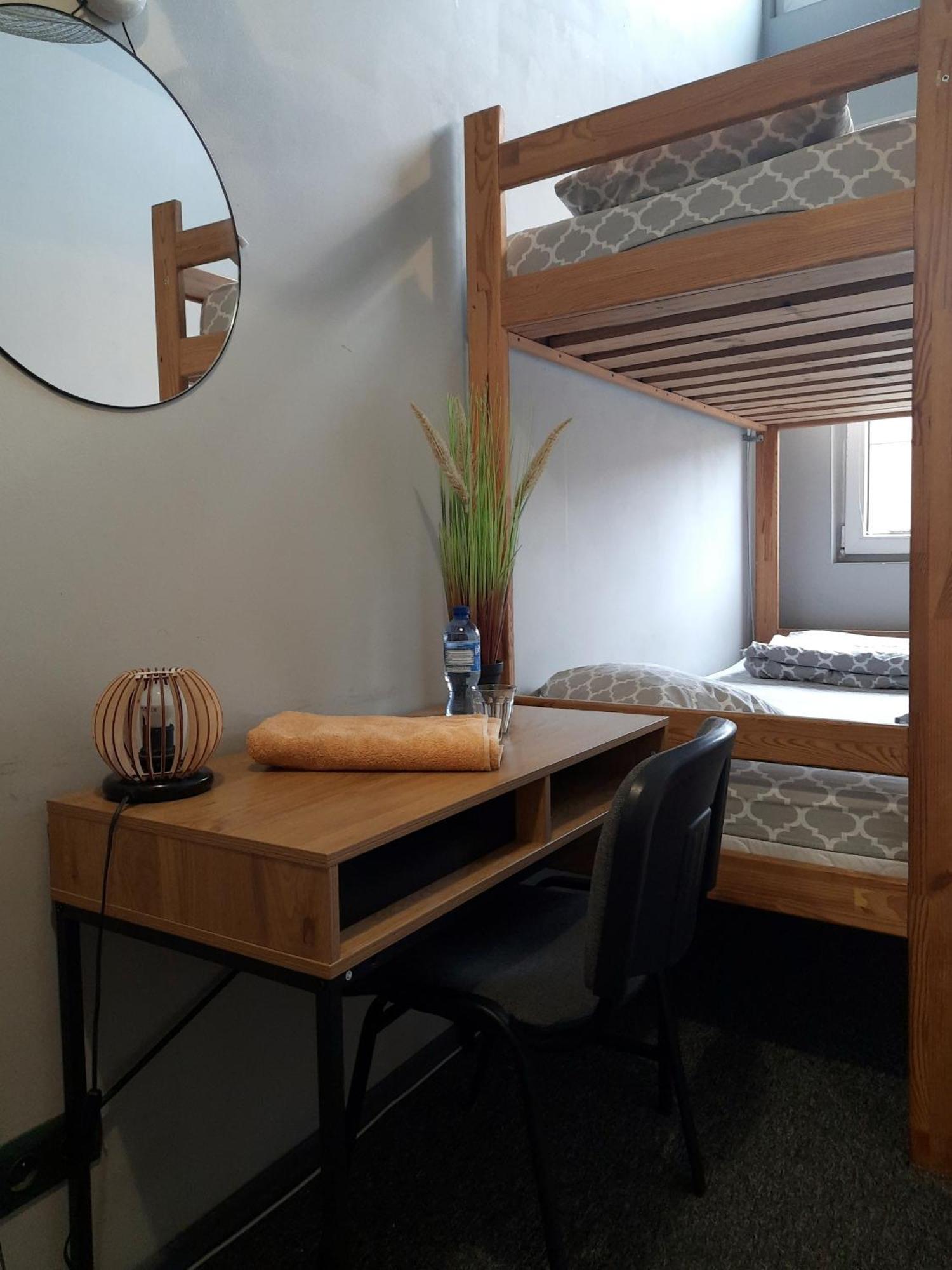 Go Hostel Rewolucji Łódź Exteriör bild
