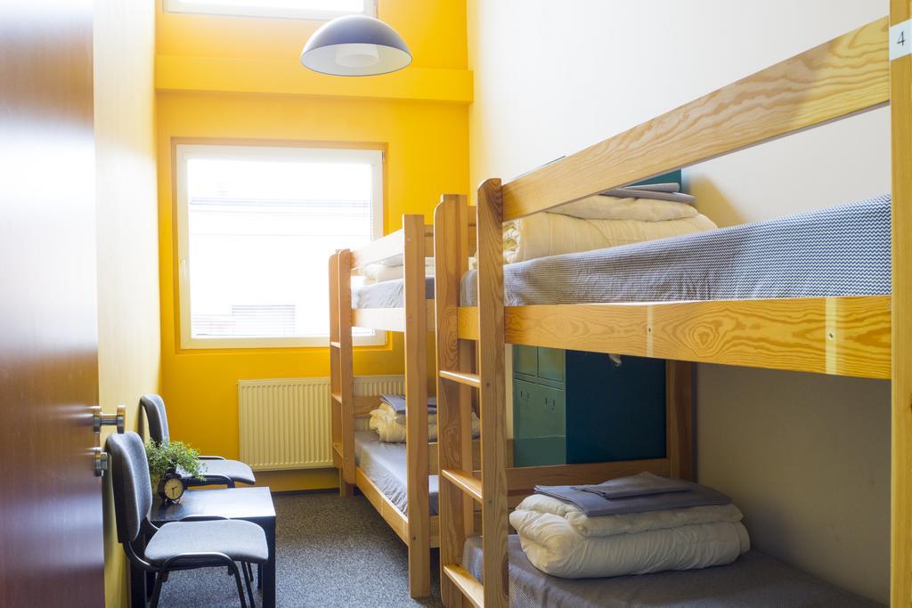 Go Hostel Rewolucji Łódź Exteriör bild